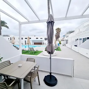 https://luxury-zen-puerto-del-carmen.in-canary-islands.com